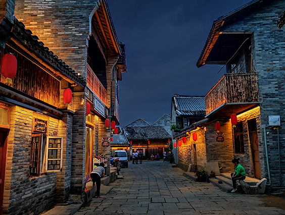 點亮千年古鎮(zhèn)中渡，文旅夜游又添一彩！